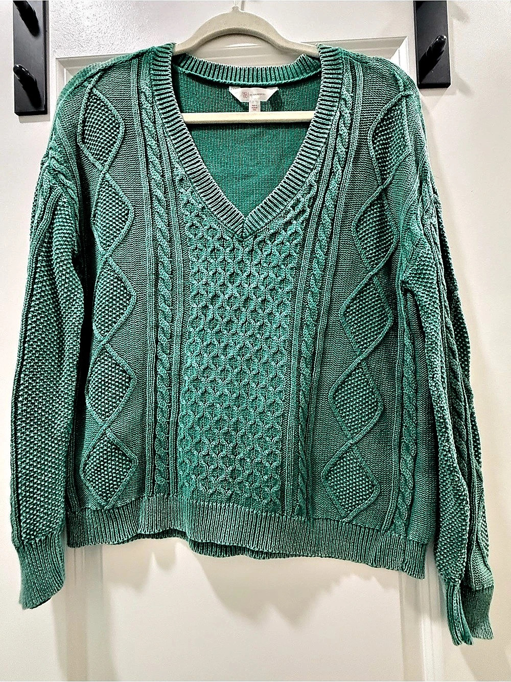 No Boundaries Geometric V-Neck Sweater in Teal Size Large